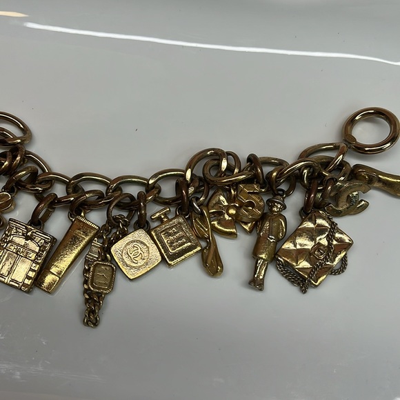 2002 Vintage CHANEL CHARM BRACELET - Picture 5 of 9